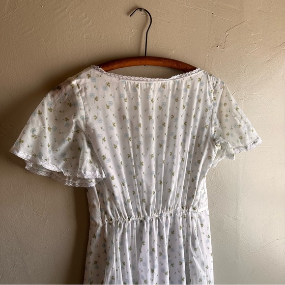 Tayma Martins Abigail Dress - Short sleeve floral summer dress - Picture 10 of 12